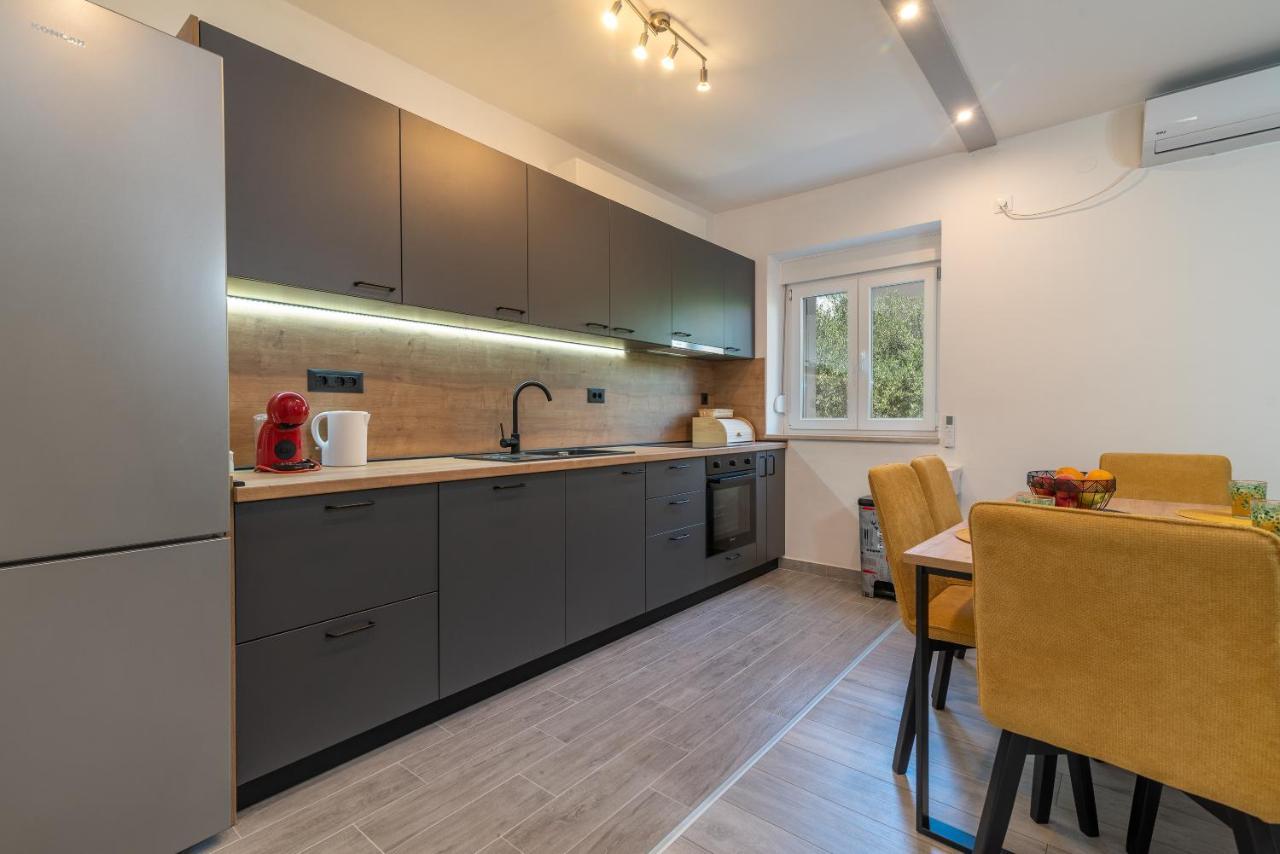 Apartman Galeb Trogir Exterior foto